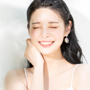 A model using our product Botox Cosmetic Treatment, Dermal Fillers, Double Chin Treatment, Skin Booster Treatment, Platelet-rich Plasma Injection, Thermage Treatment, Titan Skin Tightening Technology, Pearl Fractional Laser Treatment, Laser Genesis Treatment, Laser Toning Treatment, 3D Skin Rejuvenation Treatment, Intense Pulsed Light Therapy, Viora Radio Frequency Treatment, Blue Light Photodynamic Therapy, Laser Hair Removal, V-line Botox Treatment, Acne Scars Treatment, AviClear Laser Treatment, rosacea laser treatment, double chin removal, skin tightening treatment, Treatments for Uneven Skin Tone, Pigmentation Treatment, pore treatment, sweating botox treatment, Hair Loss Treatments, Non-Contact Fat Reduction, CoolSculpting, Redefining Muscle Sculpting, Ideal Protein Weight Loss Program, Microneedling Therapy, Microdermabrasion Therapy, and Chemical Peel by Trinity Medispa a Medical Cosmetic Clinic in Toronto located at 3434 Yonge St., Toronto, ON M4N 2M9.